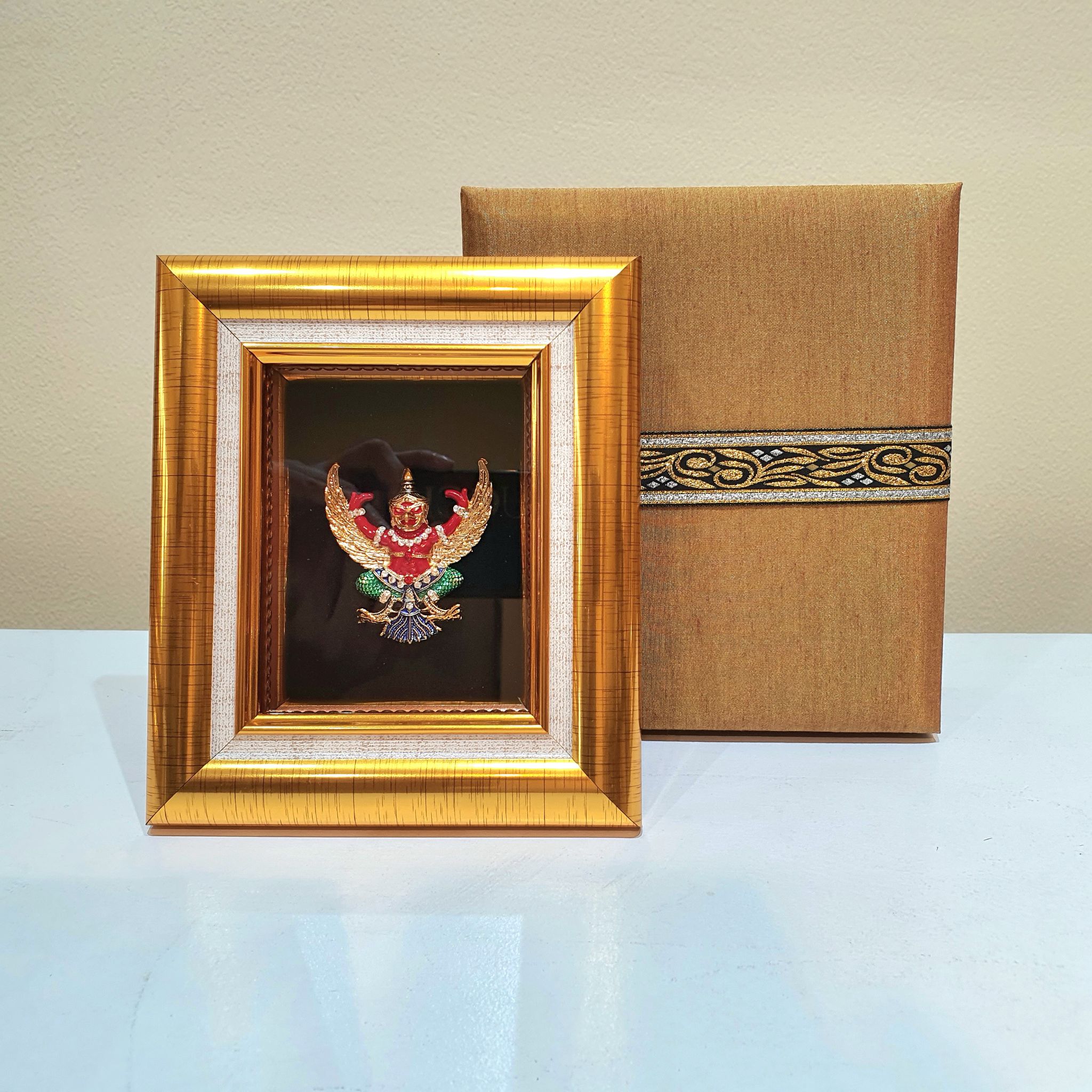 กรอบทองครุฑ