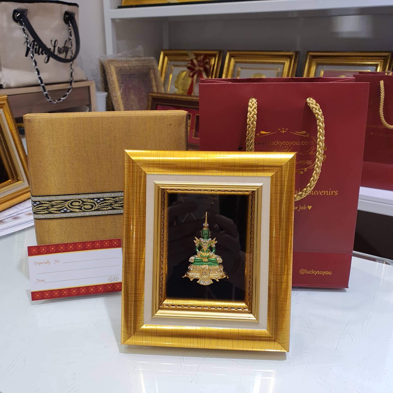 กรอบทองพระแก้วร้อน