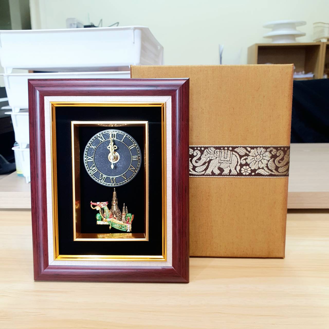 นาฬิกาลายไทย A16