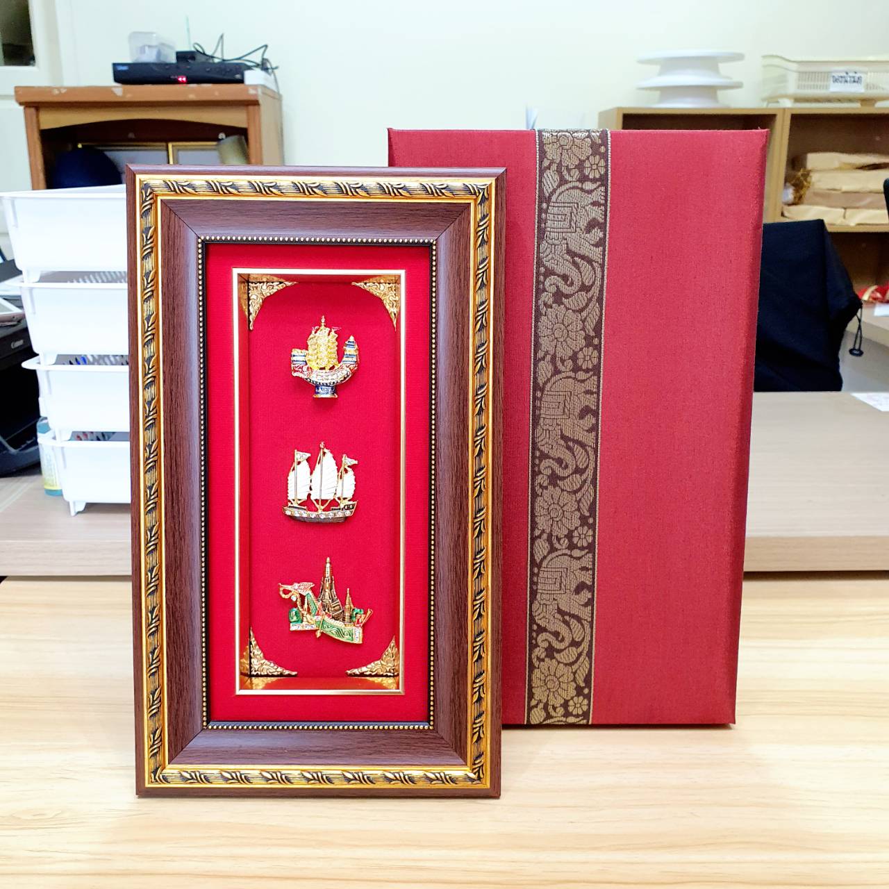 กรอบ3ช่องลายไทยชุดเรือ